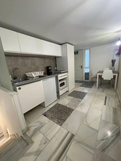 Arriaga Bajo- Precioso Duplex. Parking Gratuito Appartement Madrid Buitenkant foto